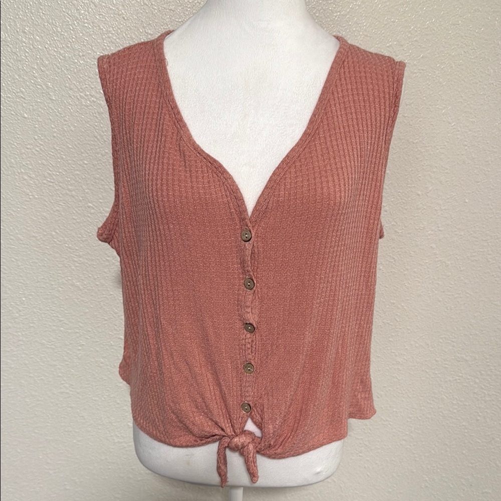 Eddie Bauer Sleeveless Button-Front Tank Top in Dusty Rose